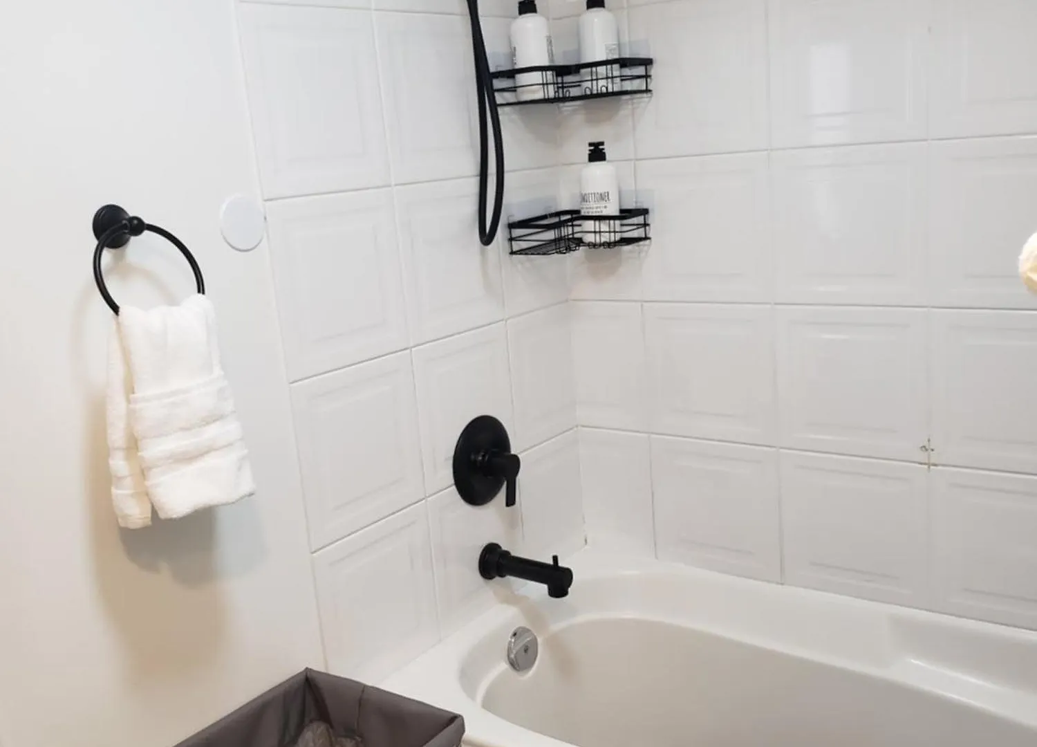 Elegant Unique Downtown Vancouver Loft, Comfort & Convenience Combined