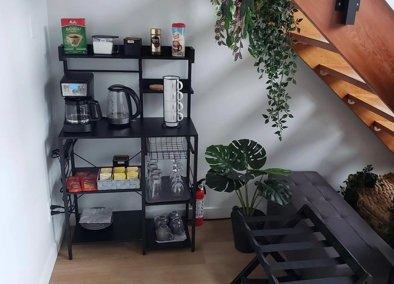 Elegant Unique Downtown Vancouver Loft, Comfort & Convenience Combined