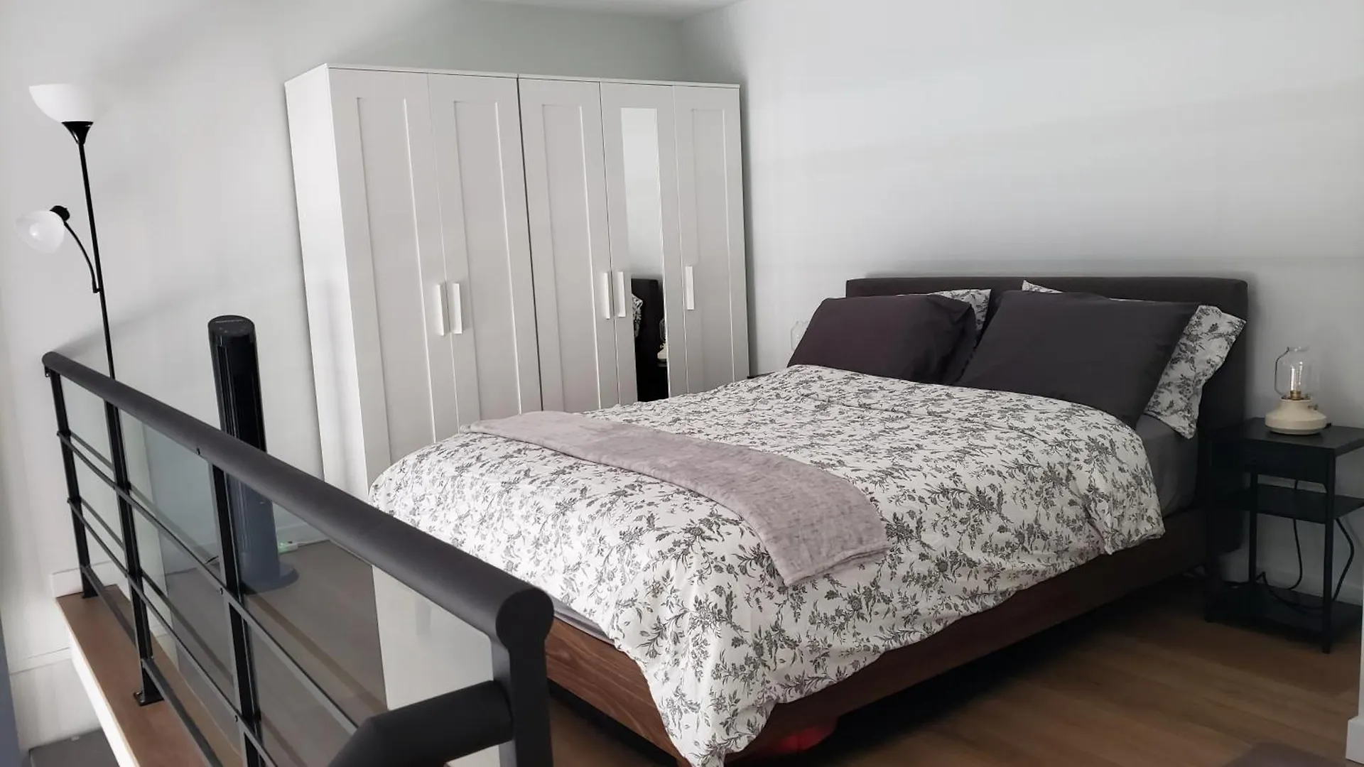 Apartmán Elegant Unique Downtown Vancouver Loft, Comfort & Convenience Combined